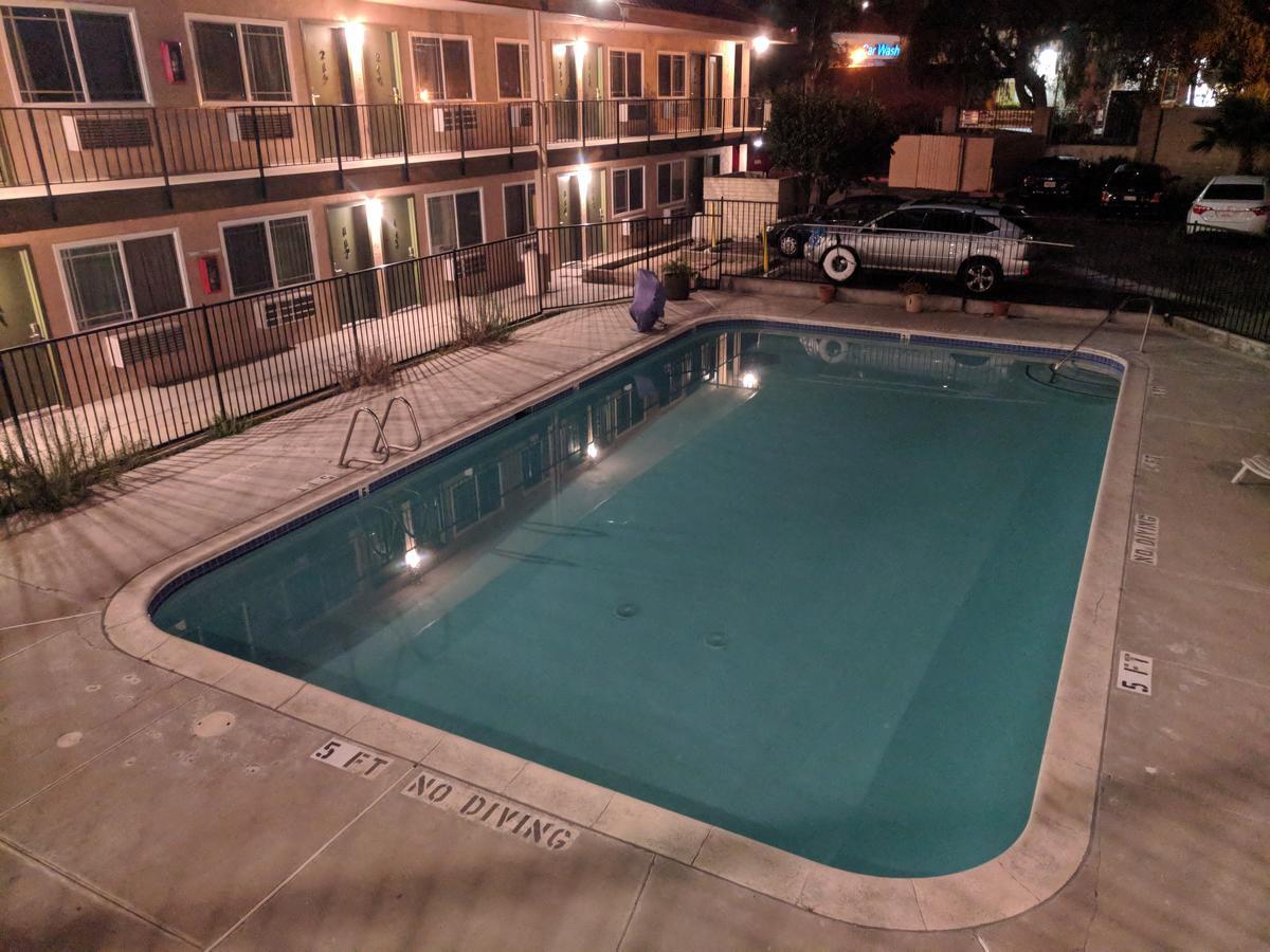 Americas Best Value Inn Thousand Oaks Eksteriør billede