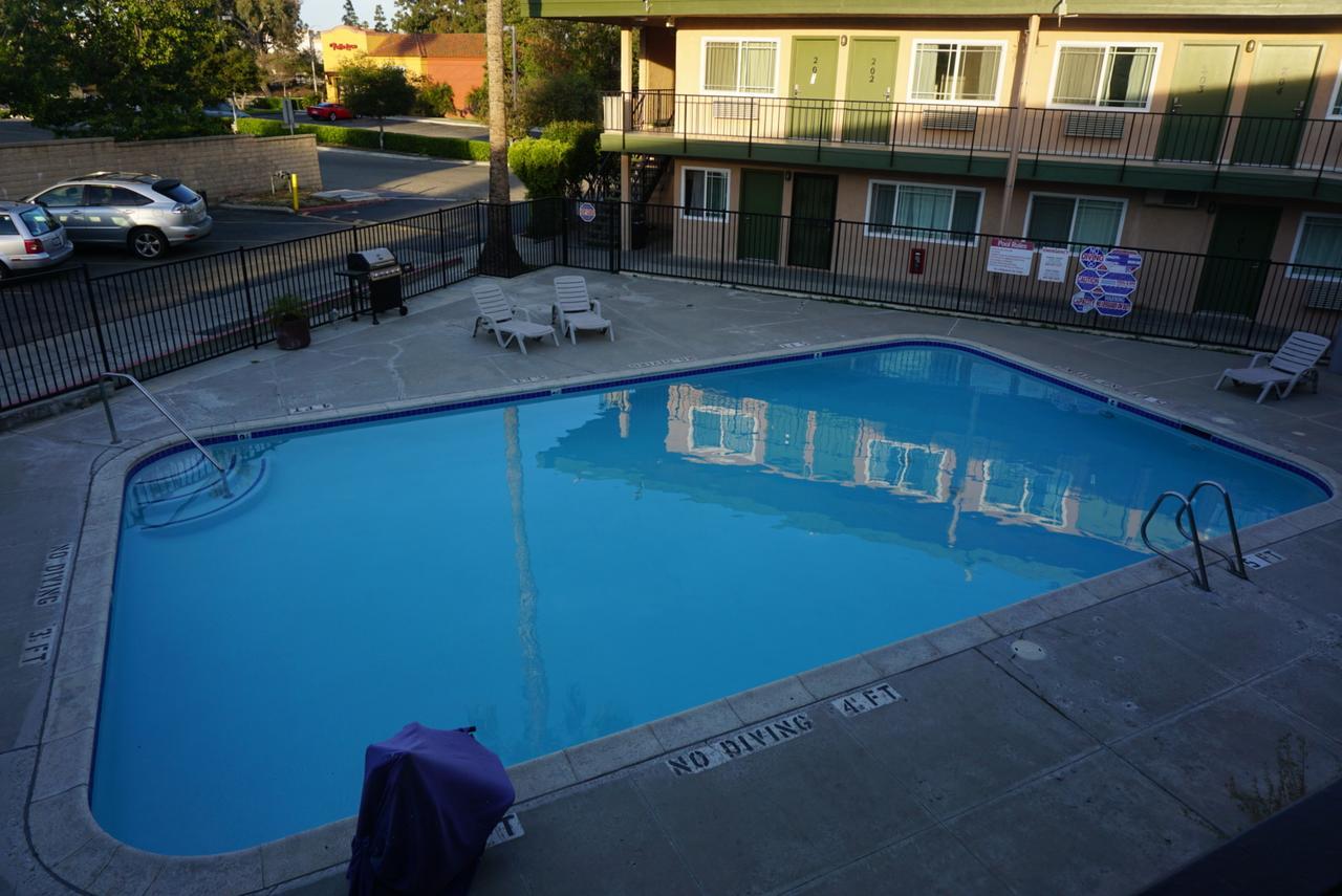 Americas Best Value Inn Thousand Oaks Eksteriør billede