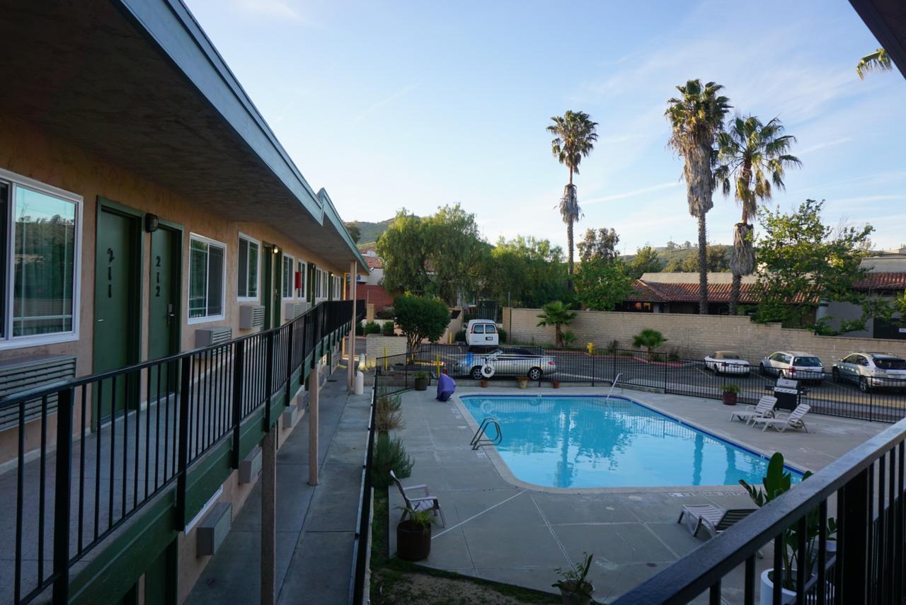 Americas Best Value Inn Thousand Oaks Eksteriør billede