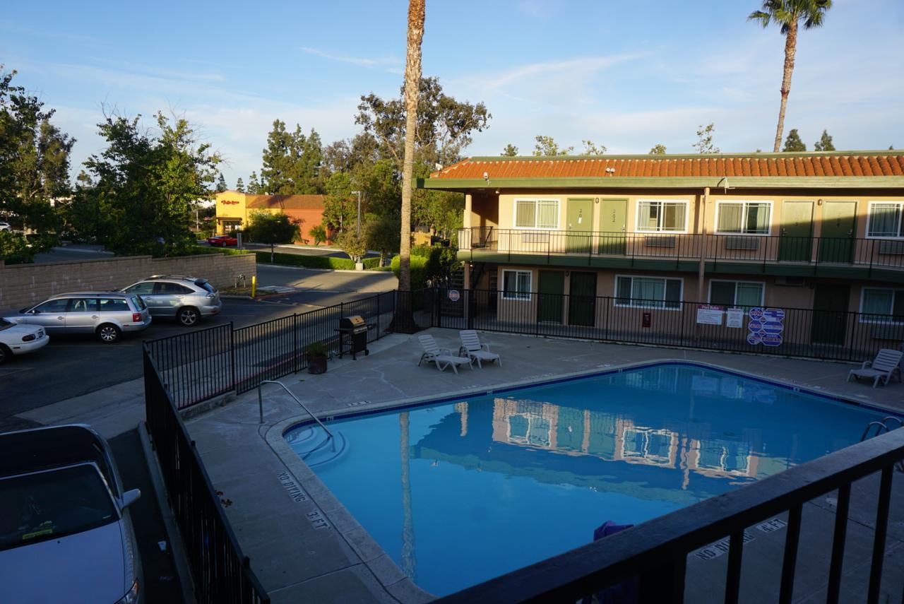 Americas Best Value Inn Thousand Oaks Eksteriør billede