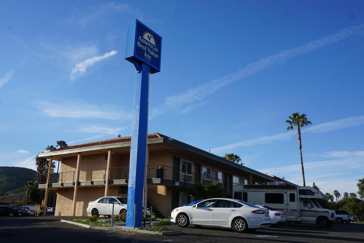 Americas Best Value Inn Thousand Oaks Eksteriør billede