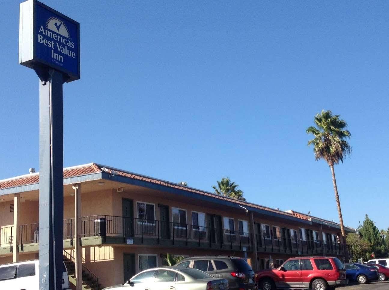 Americas Best Value Inn Thousand Oaks Eksteriør billede