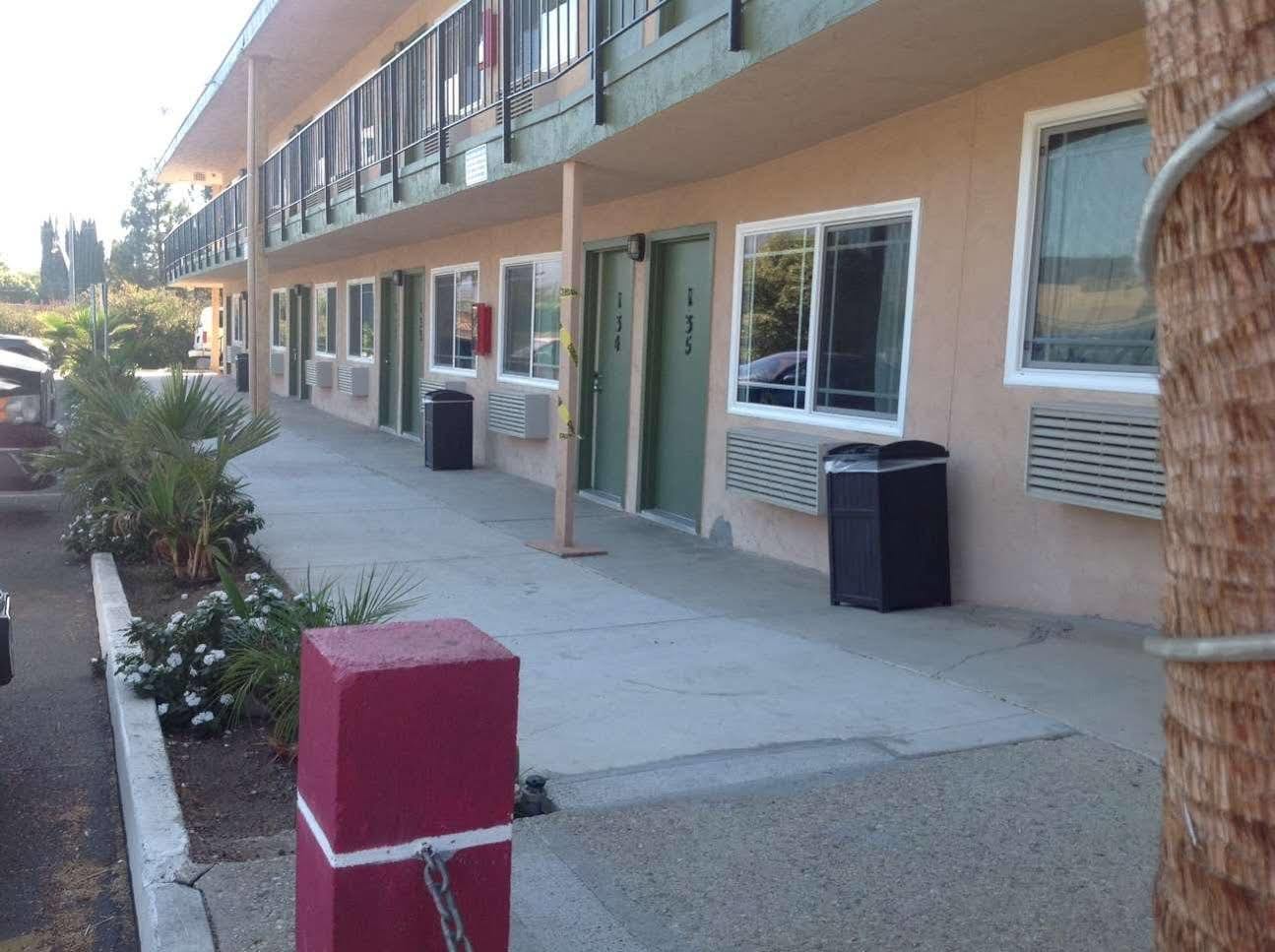 Americas Best Value Inn Thousand Oaks Eksteriør billede